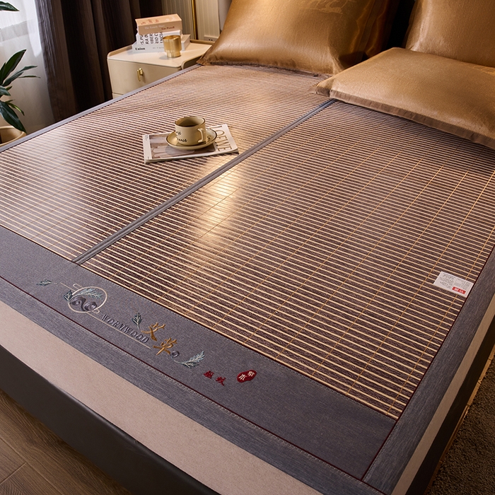 91家纺网 家纺一手货源 找家纺 鑫琪莱家纺 2025新款双面竹席冰丝席竹凉席学生宿舍席子 艾草木纹-烟雨-