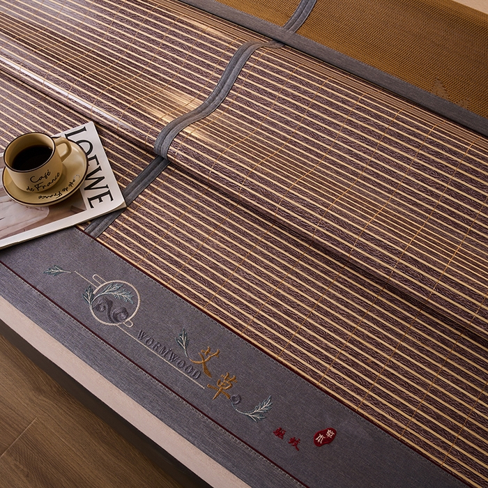 91家纺网 家纺一手货源 找家纺 鑫琪莱家纺 2025新款双面竹席冰丝席竹凉席学生宿舍席子 艾草木纹-烟雨-