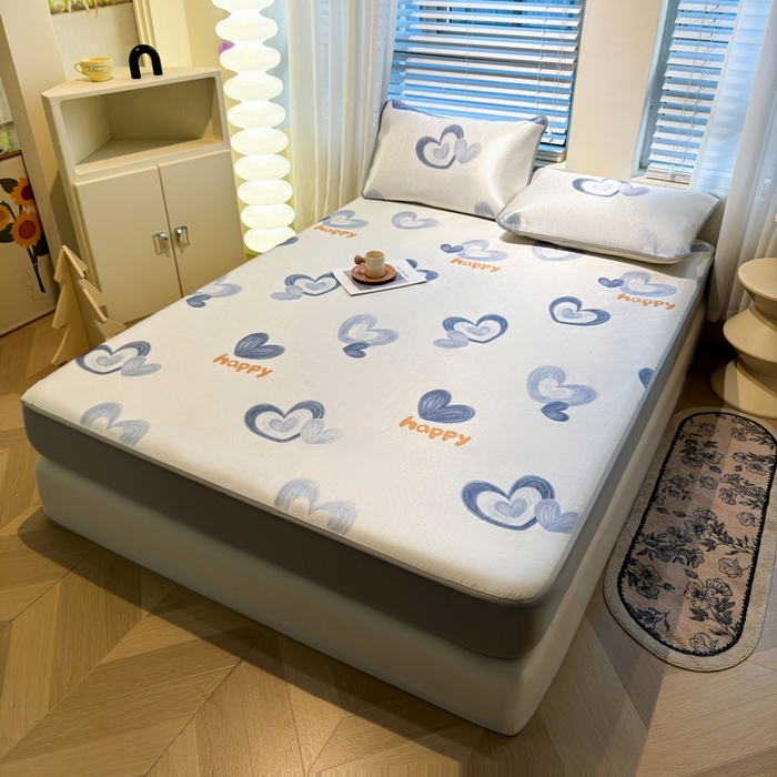 91家纺网 家纺一手货源 找家纺 LIFE.丽芙 2025春夏季新品数码印花冰藤凉席席子床笠三件套加厚冰丝软藤席小清新印花床罩单件（风格二） 邂逅