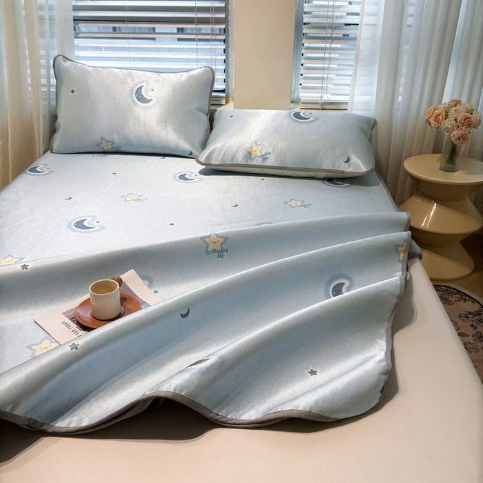 91家纺网 家纺一手货源 找家纺 LIFE.丽芙 2025春夏季新品数码印花冰藤凉席席子床笠三件套加厚冰丝软藤席小清新印花床罩单件（风格二） 星辰