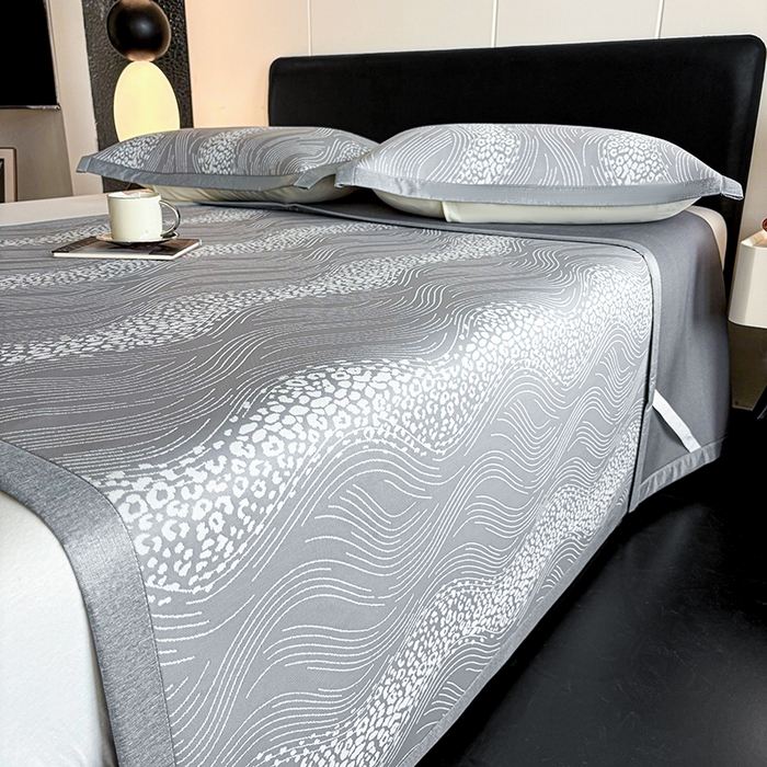 91家纺网 家纺一手货源 找家纺 2025新款A类PE提花凉席-波光粼粼 波光粼粼-爵士灰