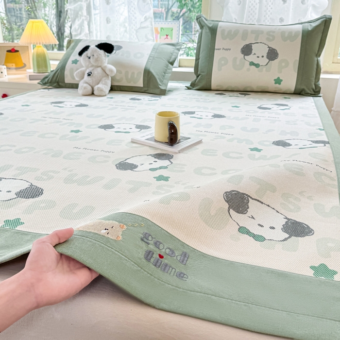 91家纺网 家纺一手货源 找家纺 2025新款A类抗菌数码印花冰藤席 假日小狗