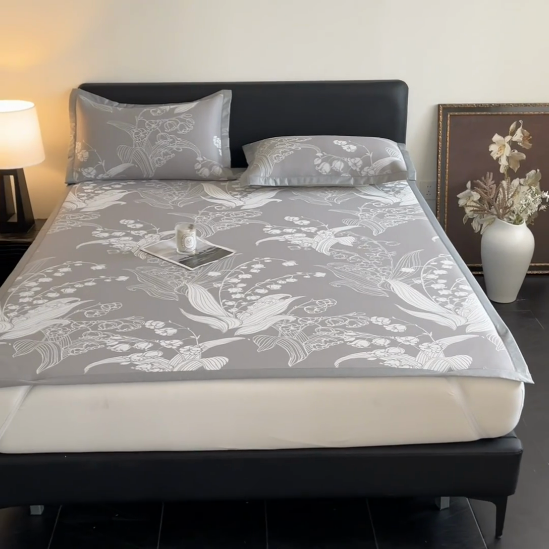 91家纺网 家纺一手货源 找家纺 2025新款A类PE提花凉席-蕙质兰心 蕙质兰心-爵士灰