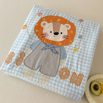 91家纺网 家纺一手货源 找家纺 鸣升家纺  2025新款精梳全棉纯棉绣花夏被夏凉被空调被 音乐恐龙