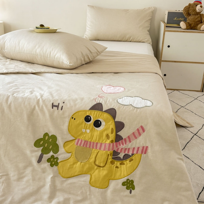 91家纺网 家纺一手货源 找家纺 鸣升家纺  2025新款精梳全棉纯棉绣花夏被夏凉被空调被 围巾龙龙