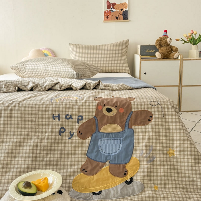 91家纺网 家纺一手货源 找家纺 鸣升家纺  2025新款精梳全棉纯棉绣花夏被夏凉被空调被 滑板熊