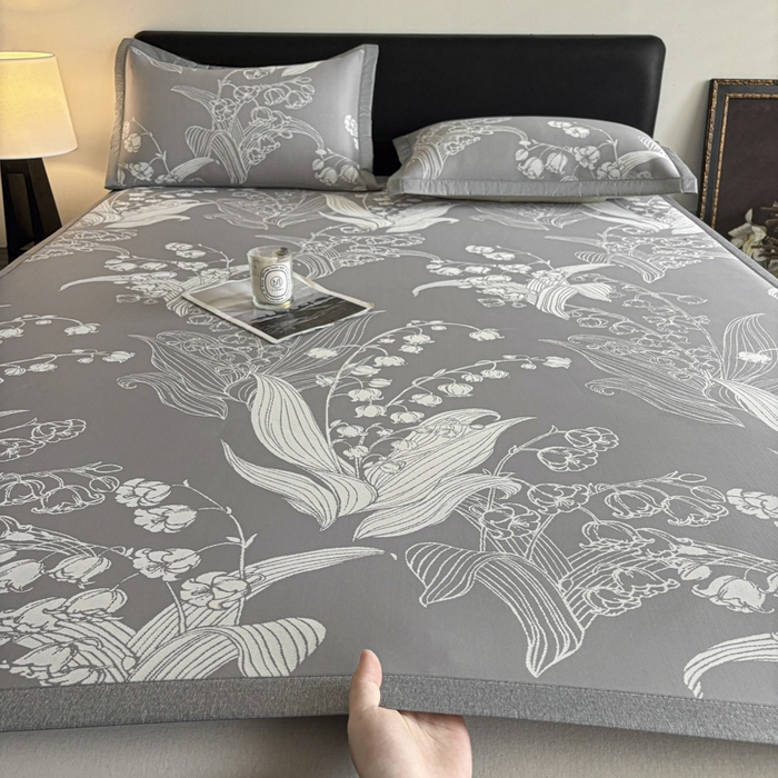 91家纺网 家纺一手货源 找家纺 2025新款A类PE提花凉席-蕙质兰心 蕙质兰心-爵士灰