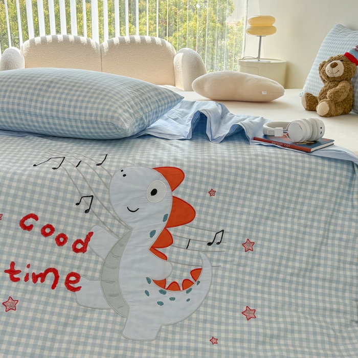 91家纺网 家纺一手货源 找家纺 鸣升家纺  2025新款精梳全棉纯棉绣花夏被夏凉被空调被 音乐恐龙