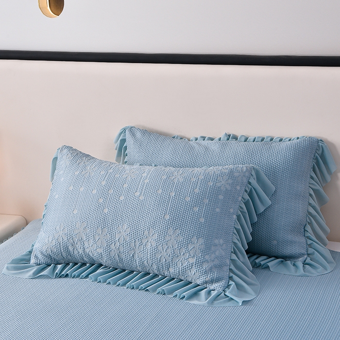 91家纺网 家纺一手货源 找家纺 畅畅家纺 2025新款立体提花凉豆豆席床裙款凉席 幸运草-蓝