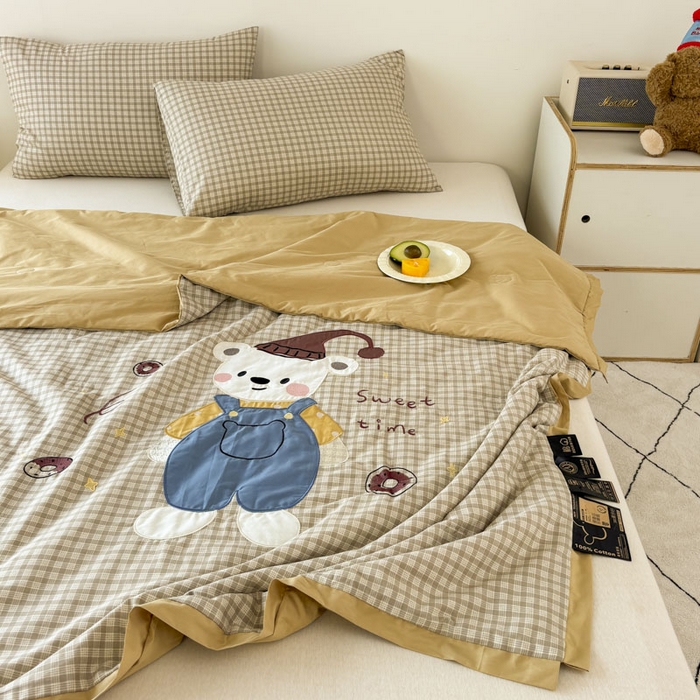 91家纺网 家纺一手货源 找家纺 鸣升家纺  2025新款精梳全棉纯棉绣花夏被夏凉被空调被 熊可爱