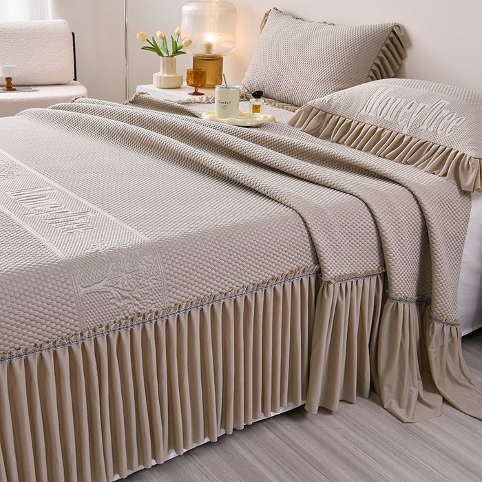 91家纺网 家纺一手货源 找家纺 畅畅家纺 2025新款立体提花凉豆豆席床裙款凉席 金钱树-咖