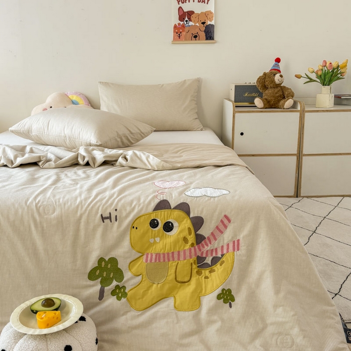 91家纺网 家纺一手货源 找家纺 鸣升家纺  2025新款精梳全棉纯棉绣花夏被夏凉被空调被 围巾龙龙