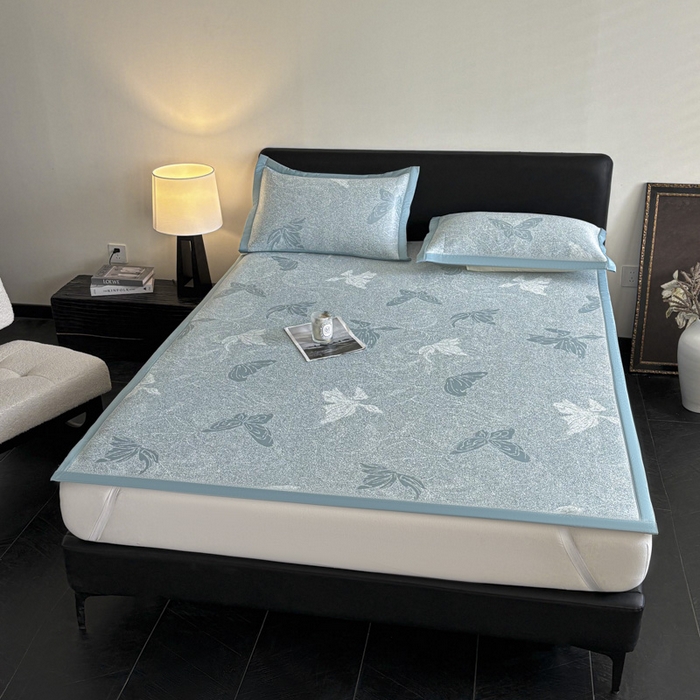 91家纺网 家纺一手货源 找家纺 2025新款A类PE提花凉席-翩翩起舞 翩翩起舞-以太兰