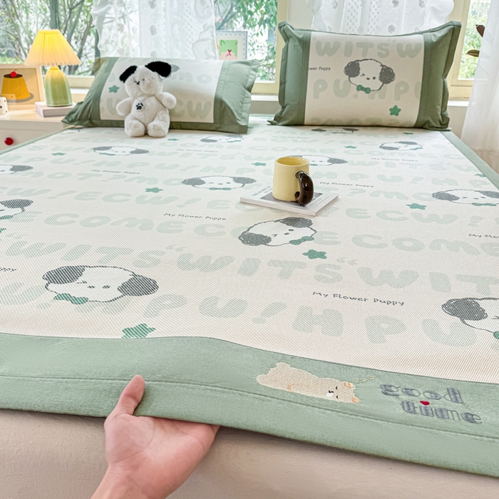 91家纺网 家纺一手货源 找家纺 2025新款A类抗菌数码印花冰藤席 假日小狗