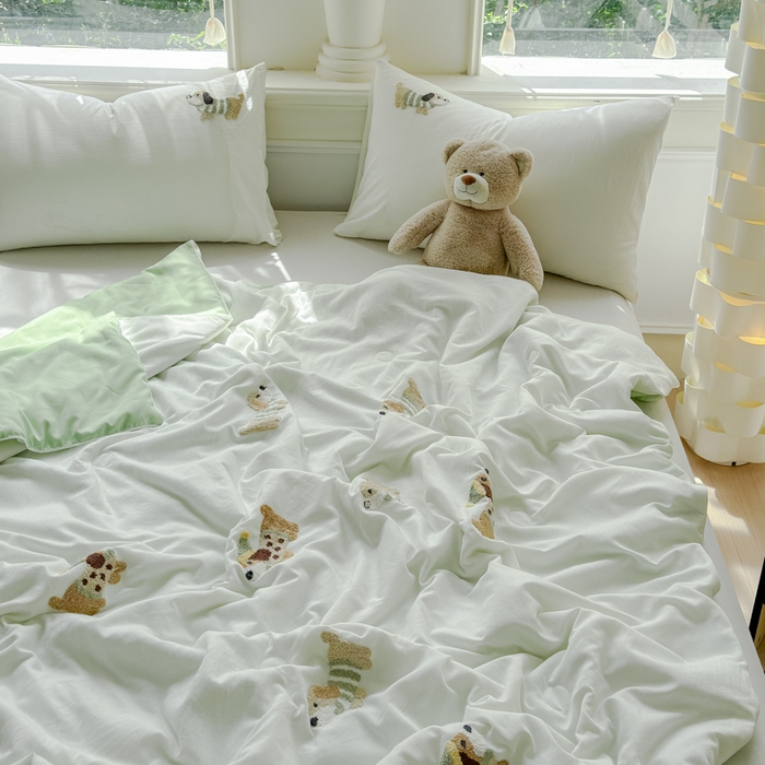 91家纺网 家纺一手货源 找家纺 2025新款水洗棉毛巾绣夏被卡通夏凉被薄被子 白绿-斑点狗