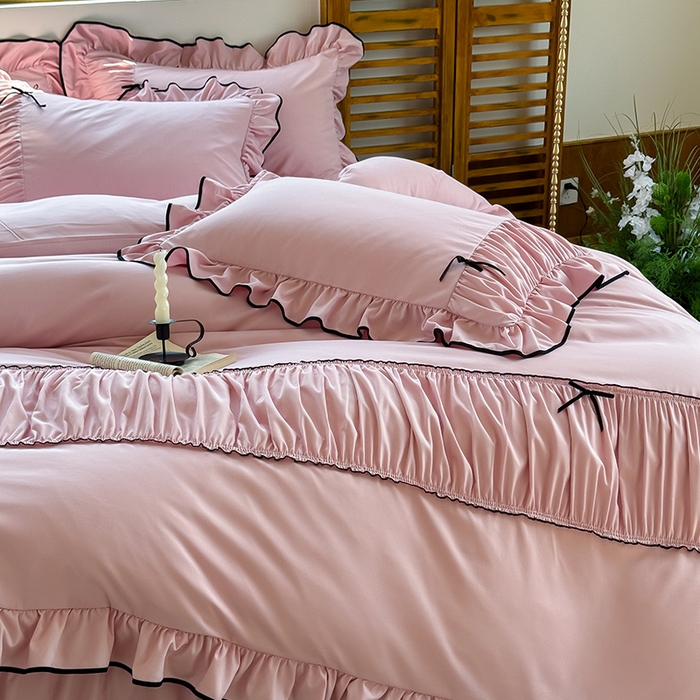 91家纺网 家纺一手货源 找家纺 2025秋冬新款A类母婴级法式风忆棉床裙床笠四件套 琉眠-芭蕾粉