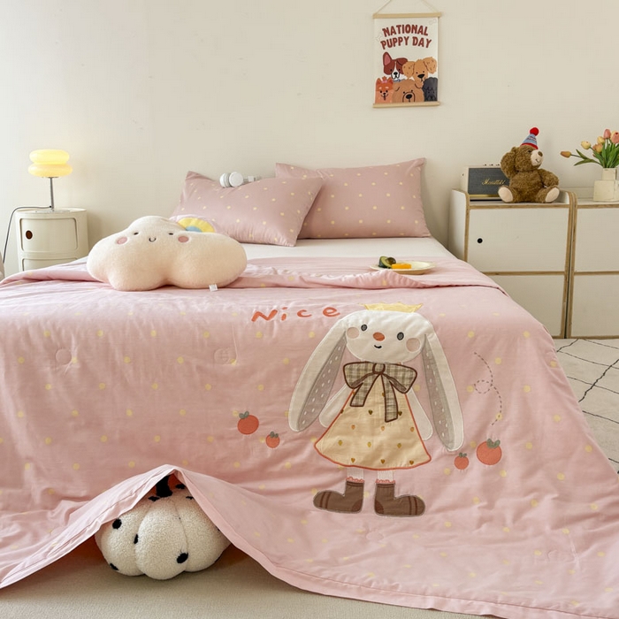 91家纺网 家纺一手货源 找家纺 鸣升家纺  2025新款精梳全棉纯棉绣花夏被夏凉被空调被 皇冠兔