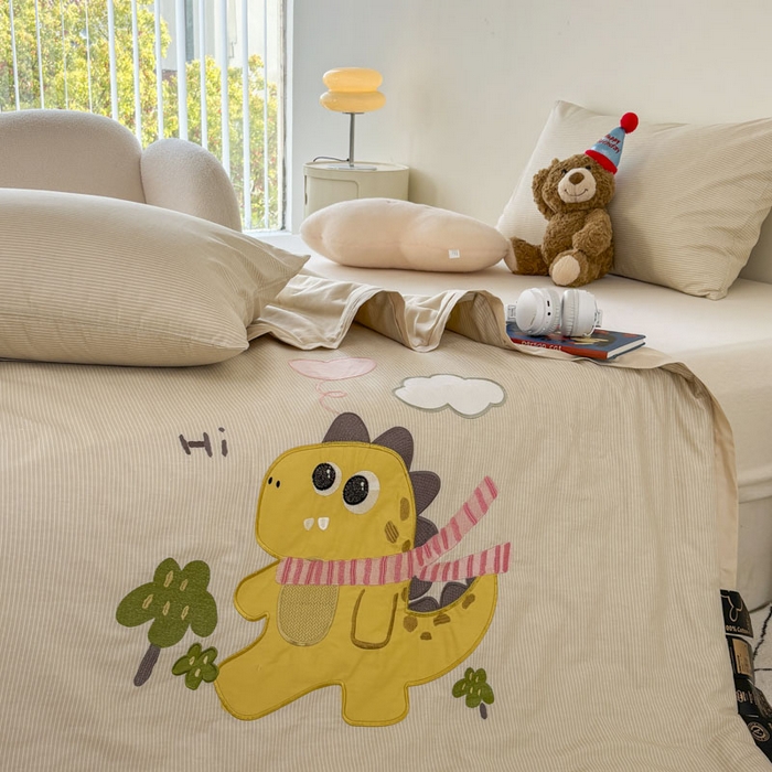 91家纺网 家纺一手货源 找家纺 鸣升家纺  2025新款精梳全棉纯棉绣花夏被夏凉被空调被 围巾龙龙