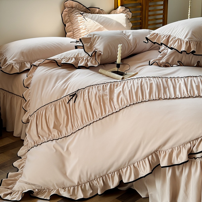 91家纺网 家纺一手货源 找家纺 2025秋冬新款A类母婴级法式风忆棉床裙床笠四件套 琉眠-棕雅咖