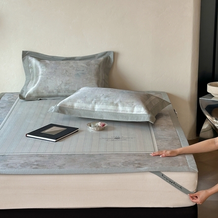 91家纺网 家纺一手货源 找家纺 （总）橘滋  2025新夏日高端A类原创设计轻奢简约数码印花冰丝席凉席-床席