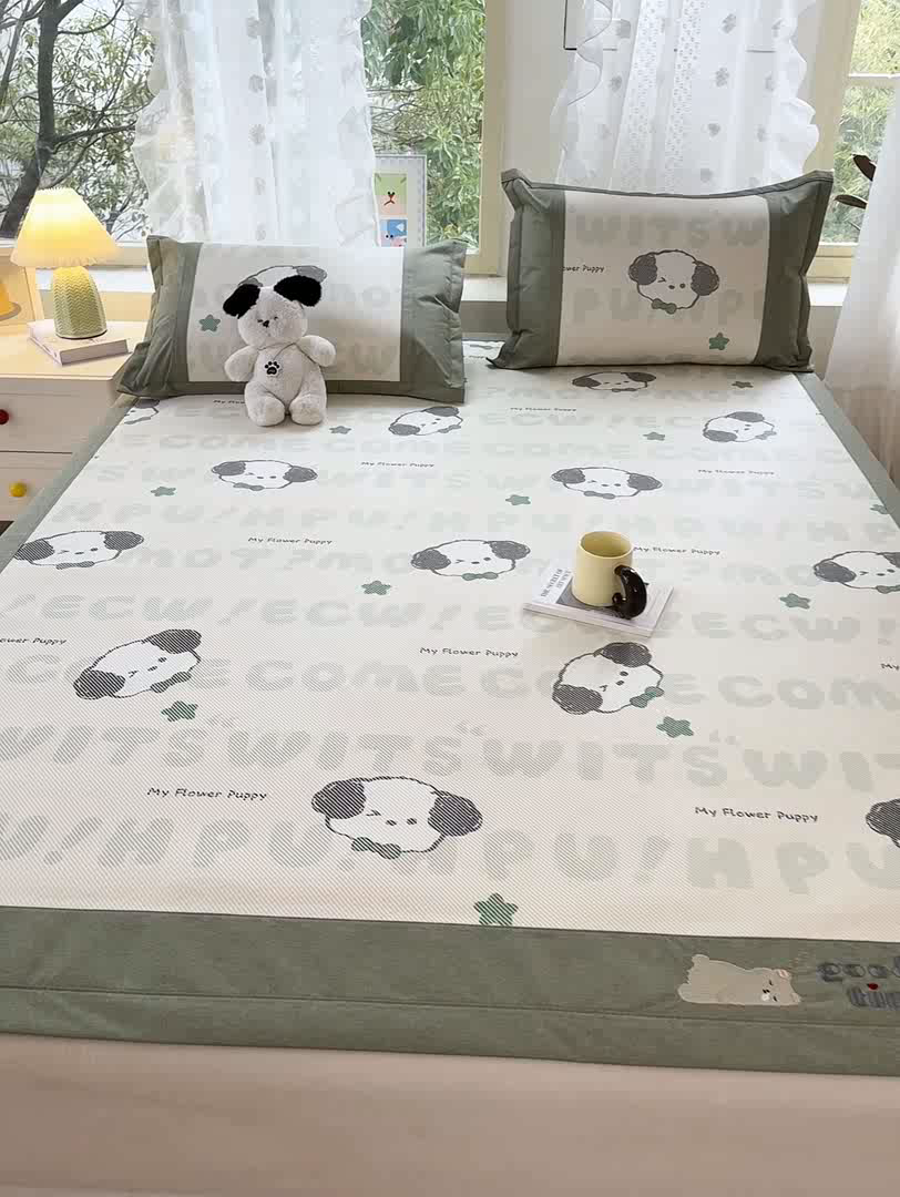 91家纺网 家纺一手货源 找家纺 2025新款A类抗菌数码印花冰藤席 假日小狗