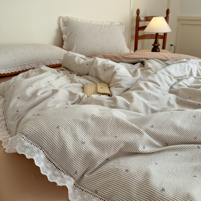 91家纺网 家纺一手货源 找家纺 一霖家纺 2025新款云感双层纱花边款四件套 咖色爱心