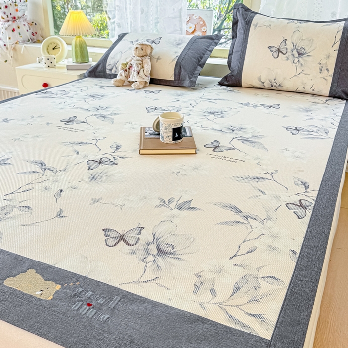 91家纺网 家纺一手货源 找家纺 2025新款A类抗菌数码印花冰藤席 水墨蝶舞