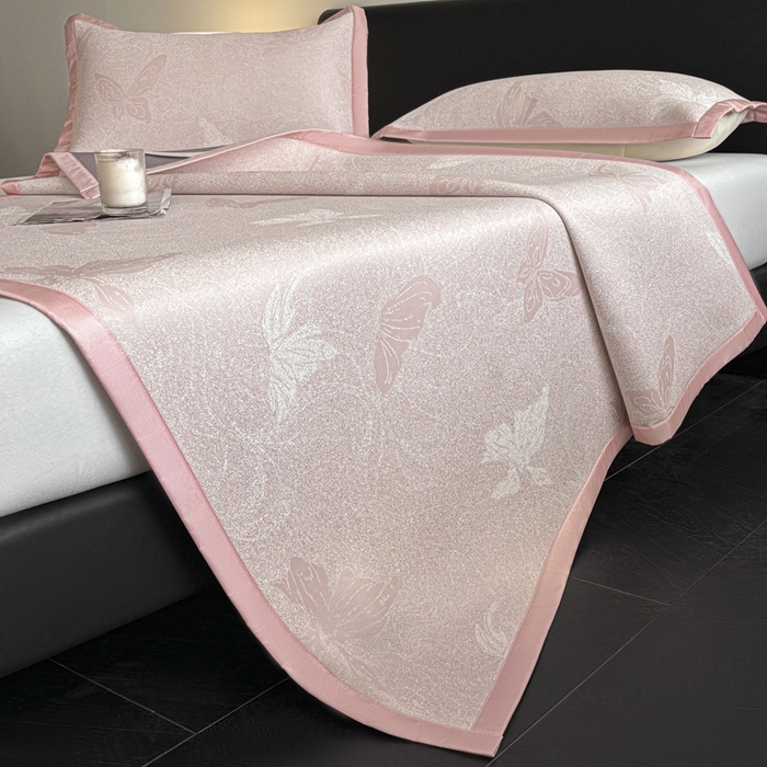 91家纺网 家纺一手货源 找家纺 2025新款A类PE提花凉席-翩翩起舞 翩翩起舞-柔情粉