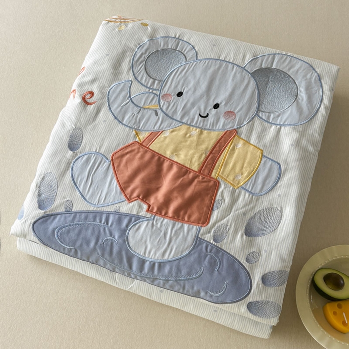 91家纺网 家纺一手货源 找家纺 鸣升家纺  2025新款精梳全棉纯棉绣花夏被夏凉被空调被 俏皮象