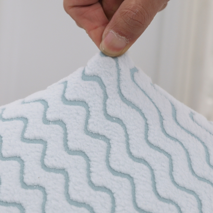 91家纺网 家纺一手货源 找家纺 2025新款防滑防尘斗柜套裙边-水波纹系列 浅蓝