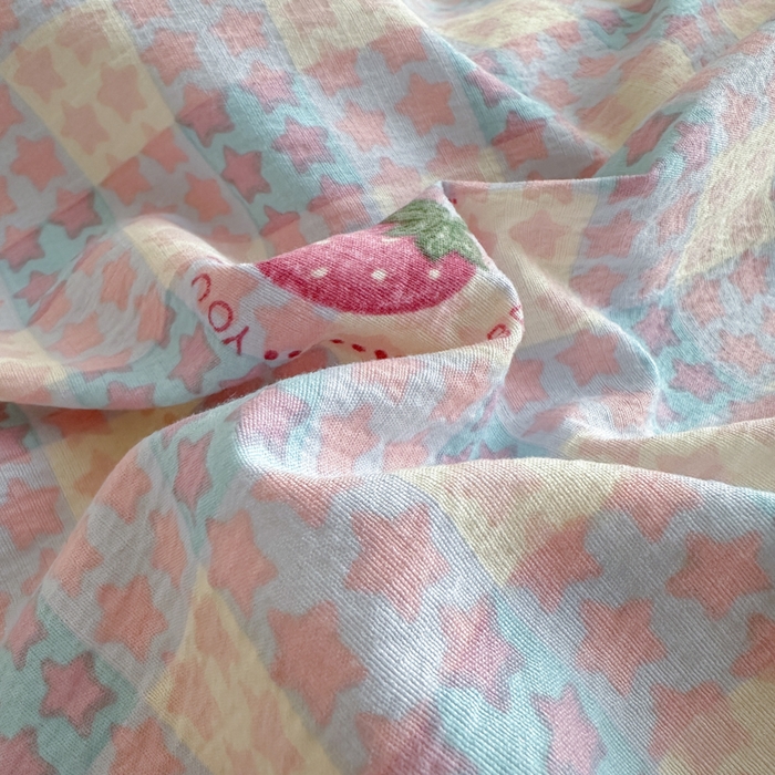 91家纺网 家纺一手货源 找家纺 一霖家纺 2025新款云感双层纱花边款四件套 草莓少女