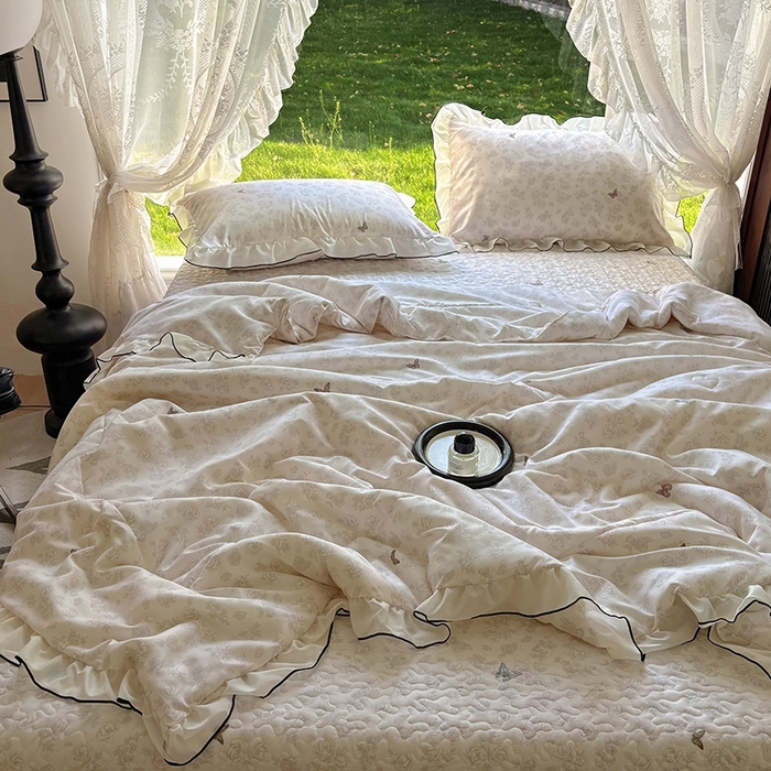 91家纺网 家纺一手货源 找家纺 韩秀 2025新款水洗棉夹棉韩版花边夏被小清新针织棉小碎花皱皱棉双层纱软糯感夏凉被空调被泡泡棉被四季跑量款 彩蝶