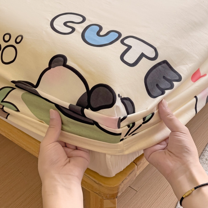 91家纺网 家纺一手货源 找家纺 依庭 2025新款全棉印花花卉款四件套单品系列-单床笠 熊猫溪水