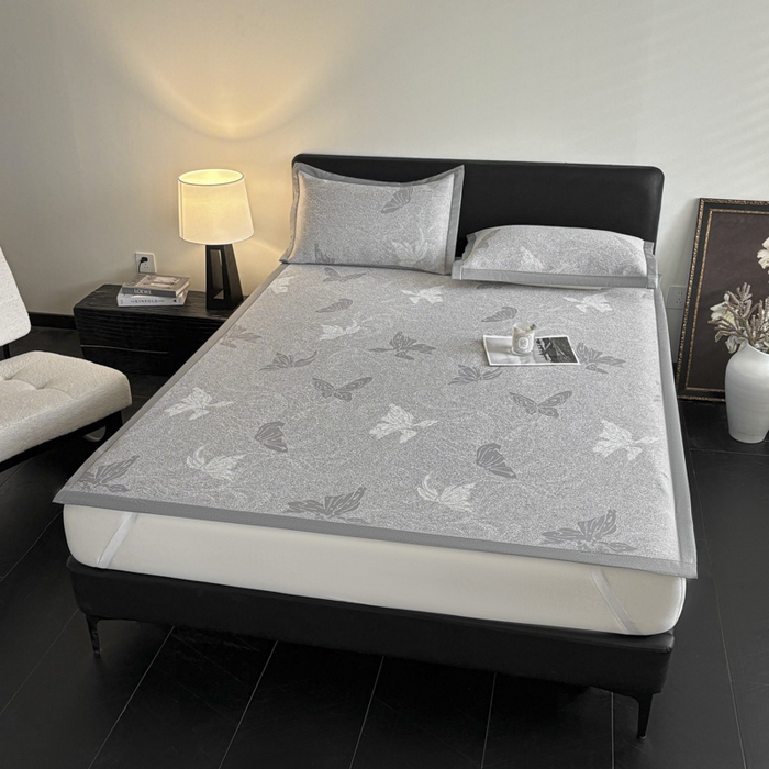 91家纺网 家纺一手货源 找家纺 2025新款A类PE提花凉席-翩翩起舞 翩翩起舞-爵士灰