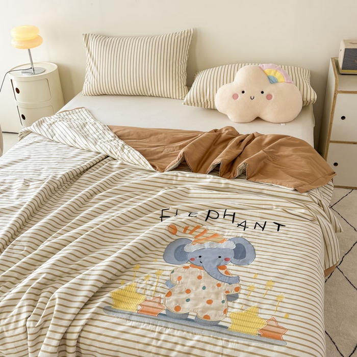 91家纺网 家纺一手货源 找家纺 鸣升家纺  2025新款精梳全棉纯棉绣花夏被夏凉被空调被 星星小象