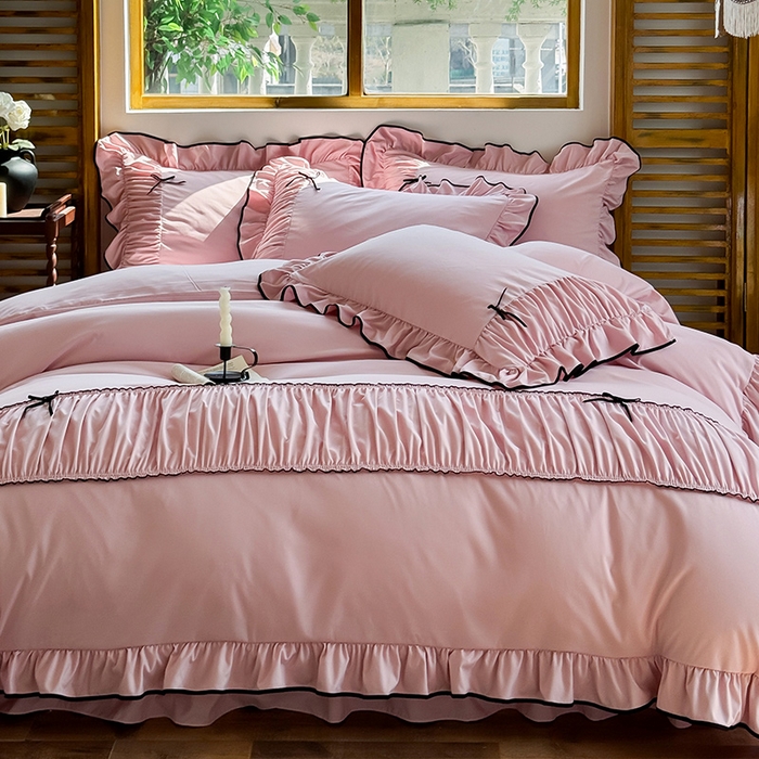 91家纺网 家纺一手货源 找家纺 2025秋冬新款A类母婴级法式风忆棉床裙床笠四件套 琉眠-芭蕾粉