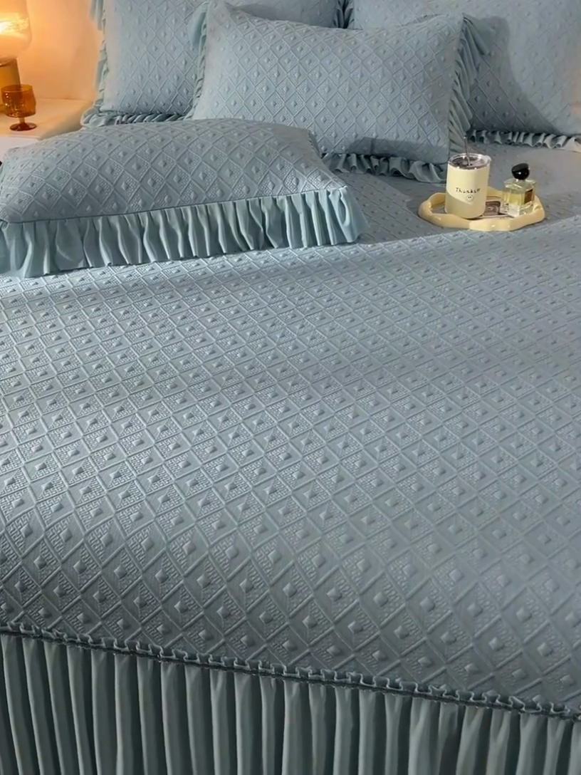 91家纺网 家纺一手货源 找家纺 （总）畅畅家纺 2025新款立体提花凉豆豆席床裙款凉席