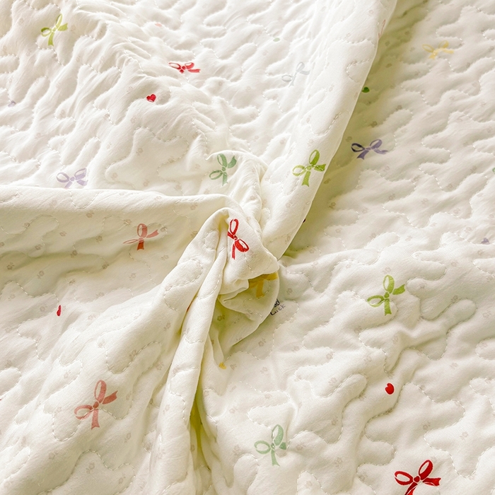 91家纺网 家纺一手货源 找家纺 韩秀 2025新款水洗棉夹棉韩版花边夏被小清新针织棉小碎花皱皱棉双层纱软糯感夏凉被空调被泡泡棉被四季跑量款 蝶梦