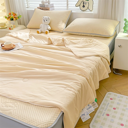 91家纺网 家纺一手货源 找家纺 （总）慕木家纺 2025新款小冰熊凉感冰丝凉席夏被四件套 床笠款