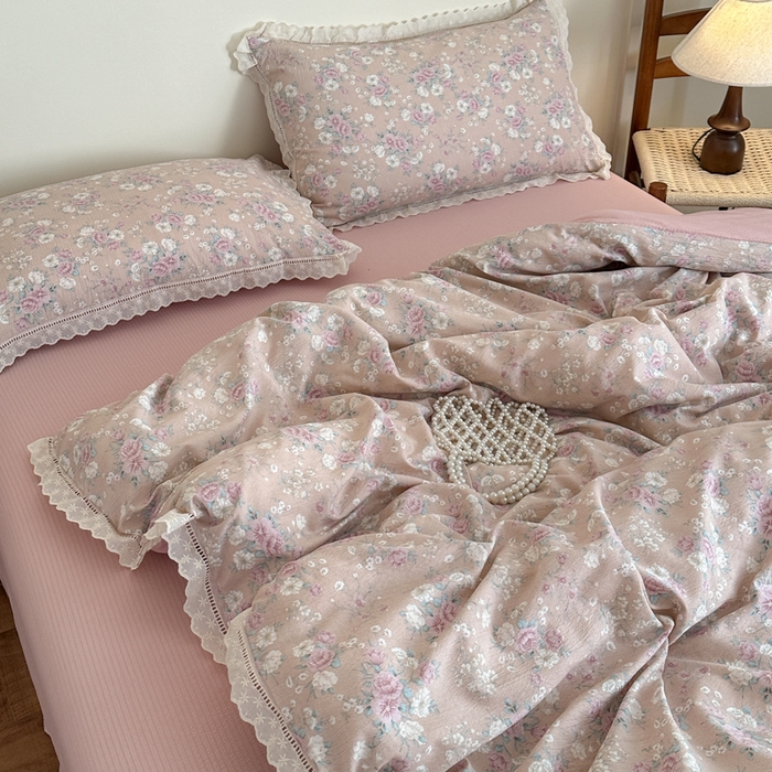 91家纺网 家纺一手货源 找家纺 一霖家纺 2025新款云感双层纱花边款四件套 花儿朵朵