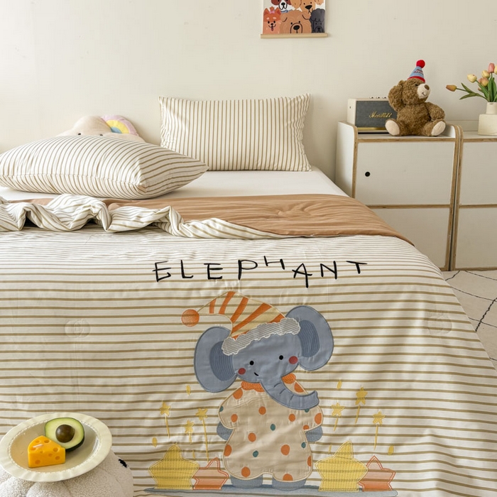 91家纺网 家纺一手货源 找家纺 鸣升家纺  2025新款精梳全棉纯棉绣花夏被夏凉被空调被 星星小象