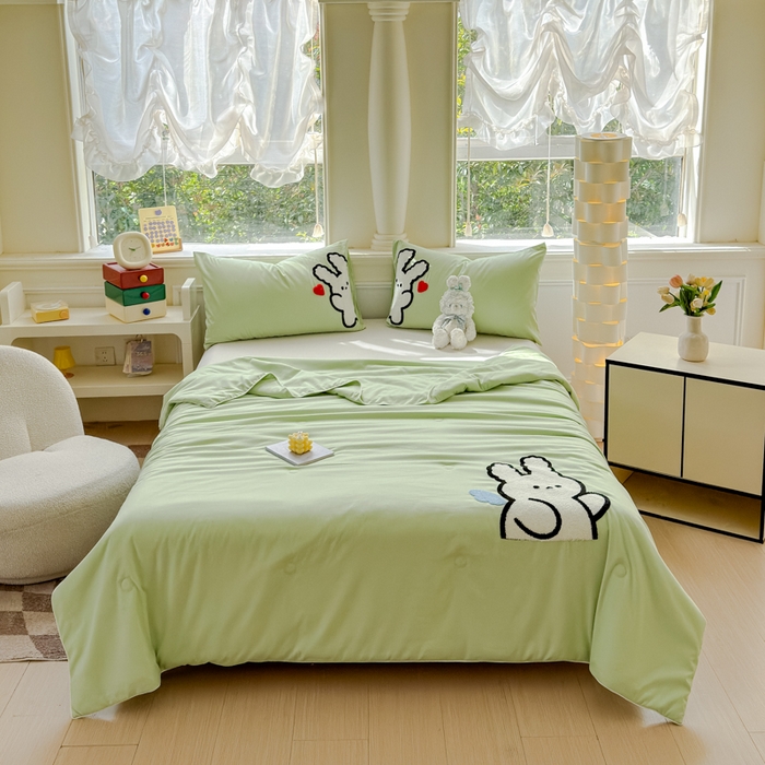 91家纺网 家纺一手货源 找家纺 2025新款水洗棉毛巾绣夏被卡通夏凉被薄被子 草绿-爱心兔