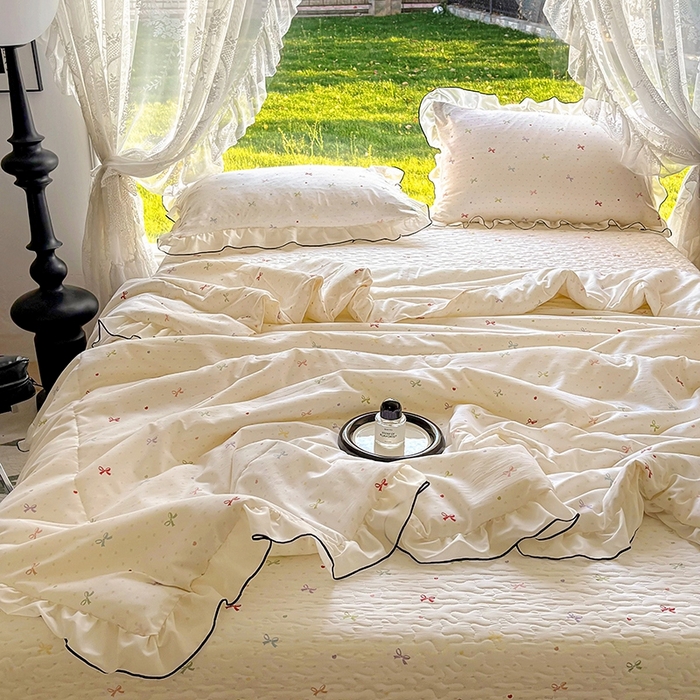 91家纺网 家纺一手货源 找家纺 韩秀 2025新款水洗棉夹棉韩版花边夏被小清新针织棉小碎花皱皱棉双层纱软糯感夏凉被空调被泡泡棉被四季跑量款 蝶梦