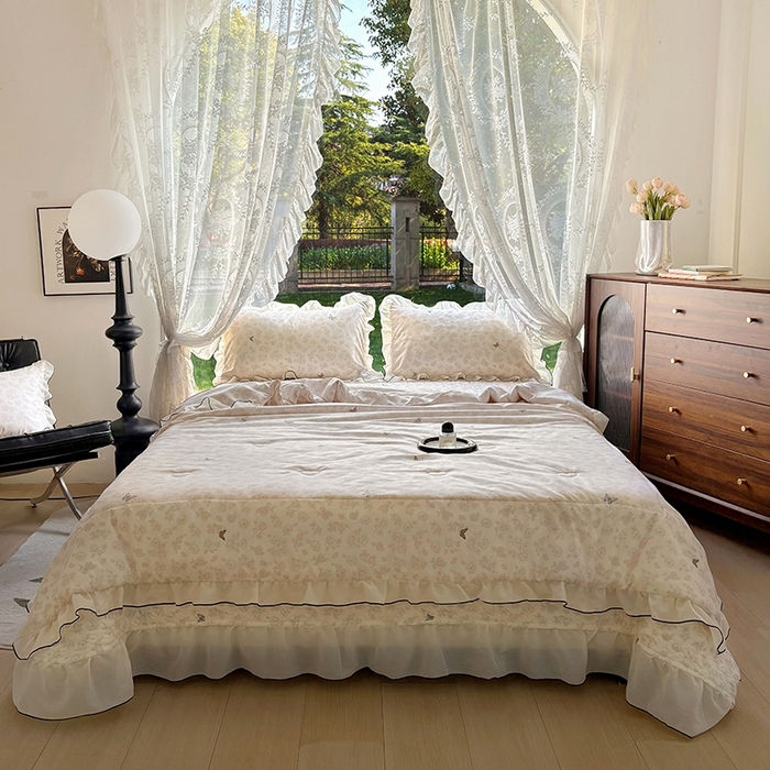 91家纺网 家纺一手货源 找家纺 韩秀 2025新款水洗棉夹棉韩版花边夏被小清新针织棉小碎花皱皱棉双层纱软糯感夏凉被空调被泡泡棉被四季跑量款 彩蝶