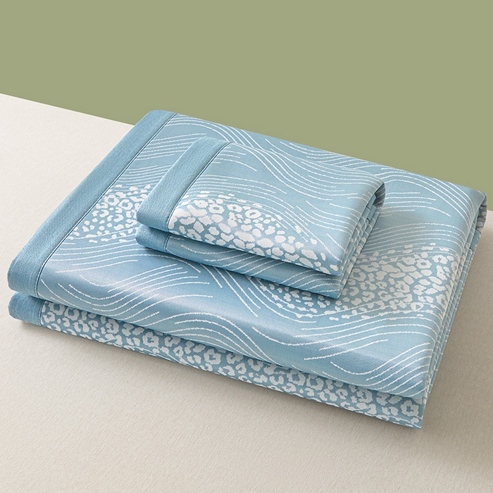 91家纺网 家纺一手货源 找家纺 2025新款A类PE提花凉席-波光粼粼 波光粼粼-以太兰