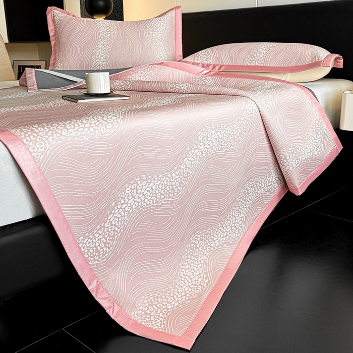 91家纺网 家纺一手货源 找家纺 2025新款A类PE提花凉席-波光粼粼 波光粼粼-柔情粉