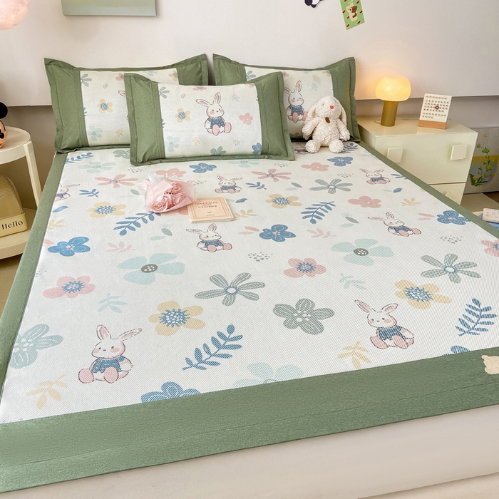 91家纺网 家纺一手货源 找家纺 2025新款A类抗菌数码印花冰藤席 花丛兔