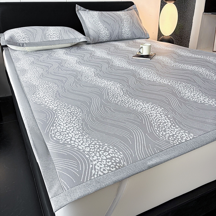 91家纺网 家纺一手货源 找家纺 2025新款A类PE提花凉席-波光粼粼 波光粼粼-爵士灰