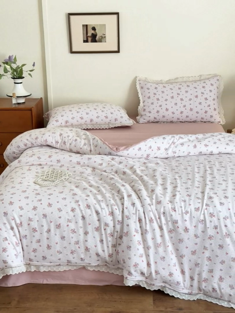 91家纺网 家纺一手货源 找家纺 一霖家纺 2025新款云感双层纱花边款四件套 浪漫花语