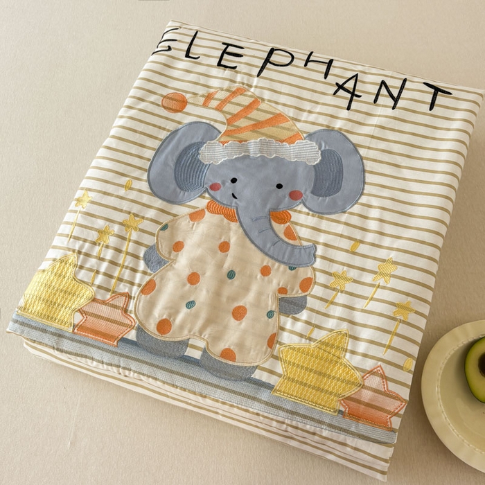 91家纺网 家纺一手货源 找家纺 鸣升家纺  2025新款精梳全棉纯棉绣花夏被夏凉被空调被 星星小象